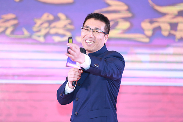 立而方總經(jīng)理李正洪先生