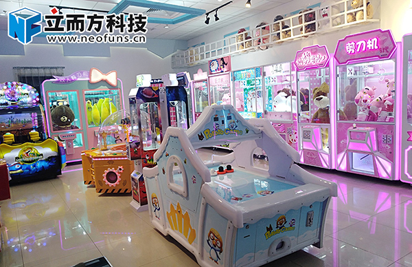 立而方娃娃機(jī)剪刀機(jī)