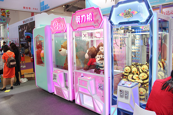 立而方剪刀機(jī)娃娃機(jī)