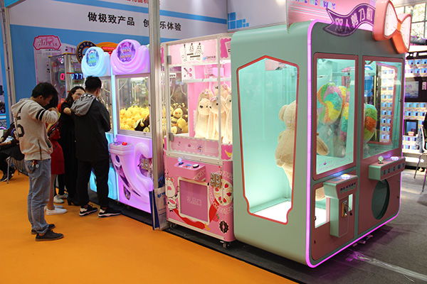 立而方禮品機(jī)剪刀機(jī)