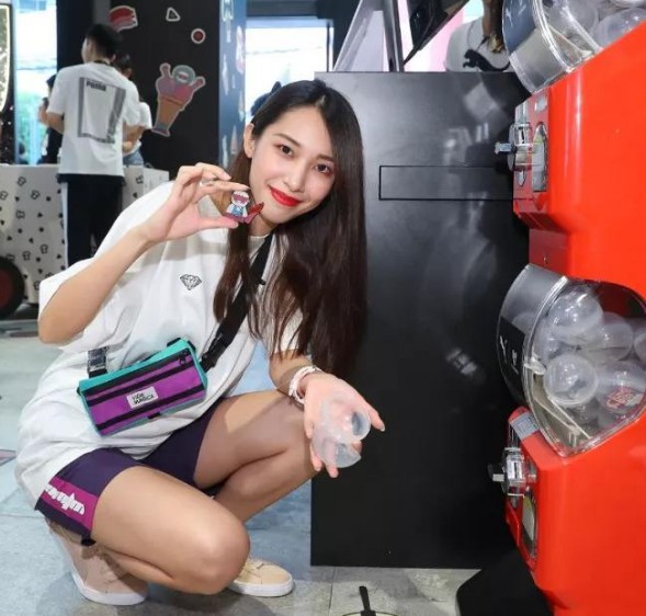 新一代消費新寵，令人失心瘋的機子--扭蛋機