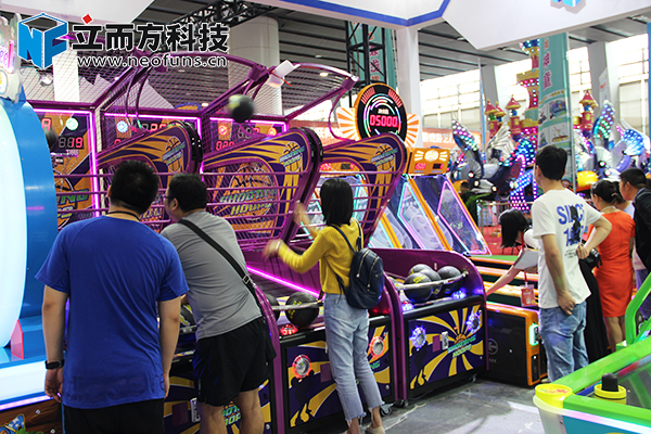 立而方籃球機廠家
