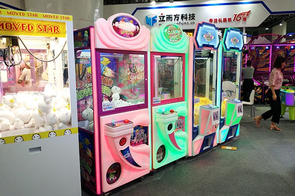 立而方娃娃機(jī)剪刀機(jī)