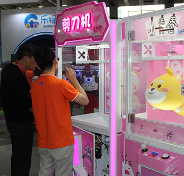 娃娃機(jī)“剪刀手”上線，新潮剪娃娃機(jī)游戲玩法，引領(lǐng)潮流