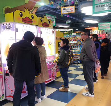 抓娃娃機(jī)游戲機(jī)如何？娃娃機(jī)盈利模式可行性分析—立而方課堂