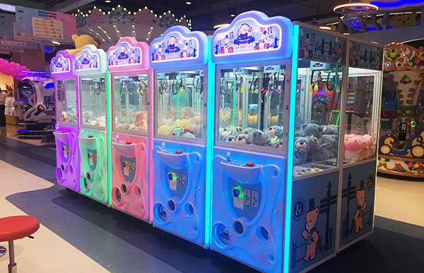 立而方抓娃娃機(jī)