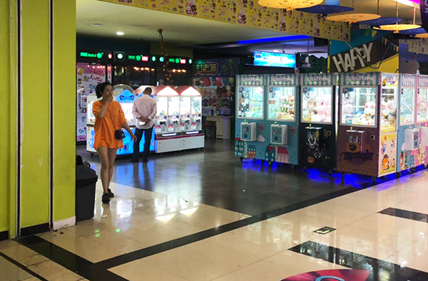 娃娃機抓娃娃