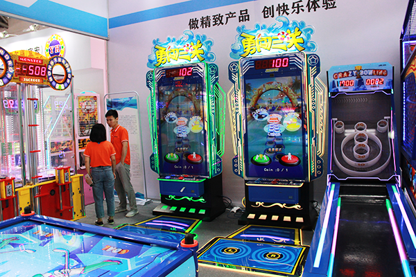 立而方跑步機游戲機