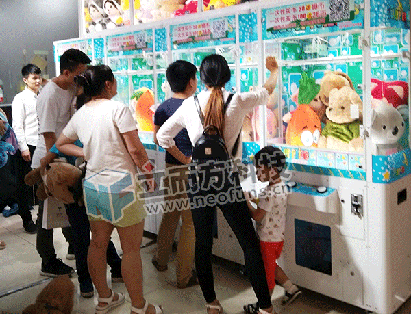 <a href='/lpj.htm' class='keys' title='點擊查看關于禮品機的相關信息' target='_blank'>禮品機</a>,剪刀禮品機,禮品機店如何運營,禮品機技巧